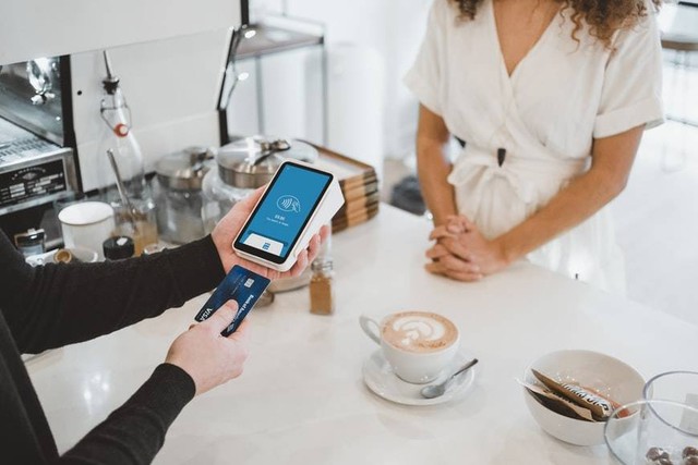 Ilustrasi Cara Bikin OVO Card. Foto: dok. Clay Banks (Unsplash.com)