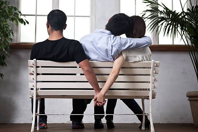 Ilustrasi Kata-Kata Bijak tentang Perselingkuhan. Sumber: iStockphoto