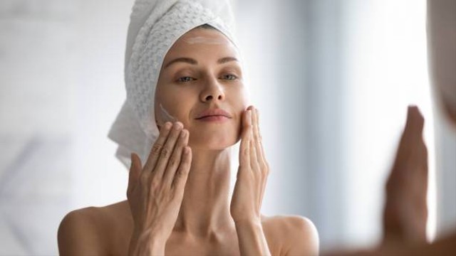 Ilustrasi cleansing balm untuk kulit sensitif (Sumber: Pexels)