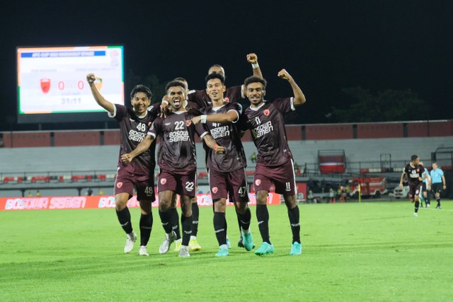 PSM Makassar saat melawan Kedah Darul Aman pada pertandingan Semifinal zona ASEAN Piala AFC 2022 di Stadion Kapten I Wayan Dipta, Gianyar, Bali, Selasa (9/8/2022).
 Foto: PSM Makassar