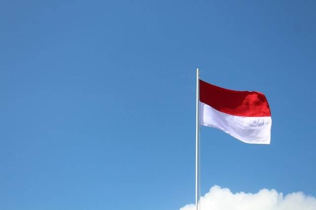 Ilustrasi bendera merah putih. Foto: Unsplash