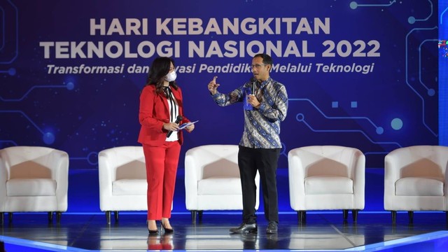 Mendikbud Nadiem Makarim saat puncak peringatan Hari Kebangkitan Teknologi Nasional (Hakteknas) ke-27 Tahun 2022 di kantor Kemendikbudristek, Jakarta, Rabu (10/8/2022). Foto: Dok. Istimewa