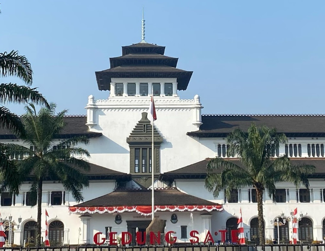Cara ke Bandung Naik Kereta dengan Aman dan Nyaman, foto:google street view Gedung Sate Bandung