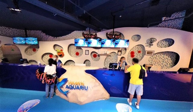 beda tiket jakarta aquarium reguler dan premium. sumber foto : google street view.