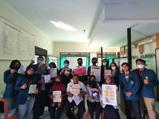 Foto bersama dengan partisipan. Sumber gambar : Dokumen Pribadi