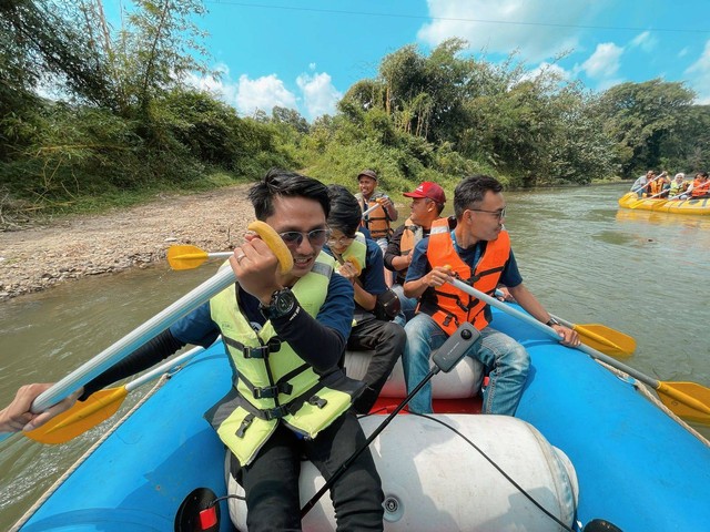 River Tour di Sungai Way Sekampung, Minggu (7/8/2022) | Foto: Roza Hariqo/Lampung Geh