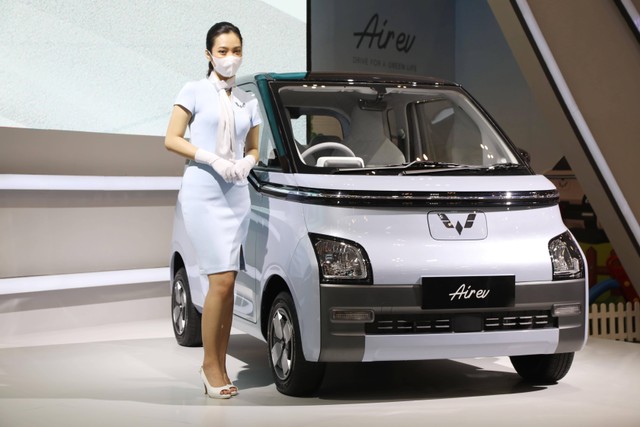 Mobil listrik Wuling Air ev di ajang GIIAS 2022. Foto: Aditia Noviansyah/kumparan