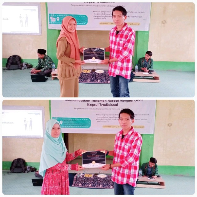 Penyerahan Sertifikat Acara Seminar UMKM teruntuk Community Partner SMP Fathu Makkah, Desa Cidokom, Kecamatan Rumpin, Kabupaten Bogor (pengurus yayasan Ibu Ida, kerudung biru tosca & perwakilan Kepala Sekolah oleh Sekretaris Ibu Risna Ameliyana, busana cokelat)