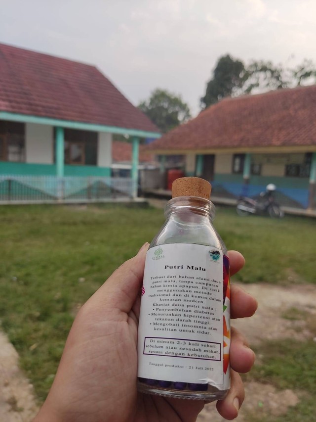 Produk obat herbal brand Nusantara Wisdom karya dari mahasiswa & mahasiswi Universitas Nahdlatul Ulama Indonesia (UNUSIA)
