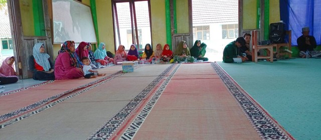 Peserta Acara Seminar UMKM "Memanfaatkan Tanaman Herbal Menjadi Obat Kapsul Tradisional". (Bogor, 01 Agustus 2022)