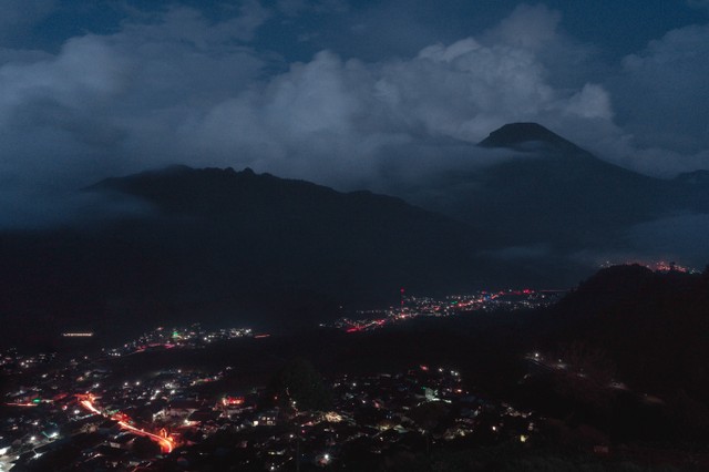 penginapan di dieng dengan view terbaik. sumber foto : unsplash/awan.