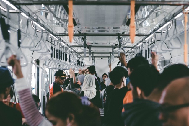 Jam Operasional MRT Hari Sabtu dan Minggu/Foto MRT Jakarta. Sumber: Unsplash/Pradamas Gifarry