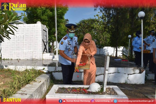 HDKD ke-77, Rutan Rembang Ziarah dan Tabur Bunga di Makam Pahlawan