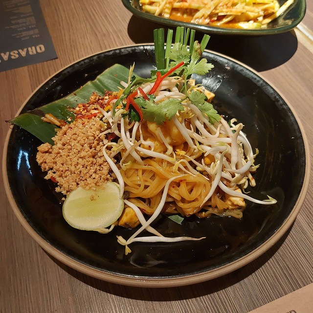 Phad thai-Orasa's Restaurant, sajikan makanan autentik modern Thailand di Ashta District 8, Jakarta. Foto: Azalia Amadea/Kumparan