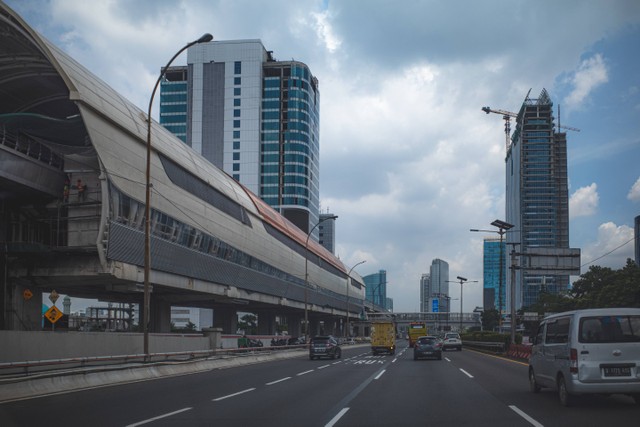 Rute Angkot Depok, Foto: Unsplash/Fauzan