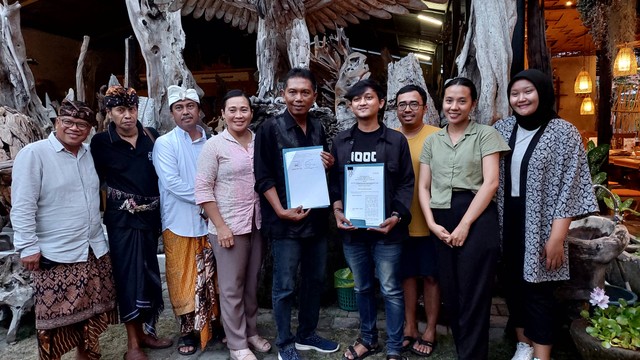 Forkomdewi Bali dan Atourin sesaat setelah penandatanganan MoU mengenai Visitor Management System
