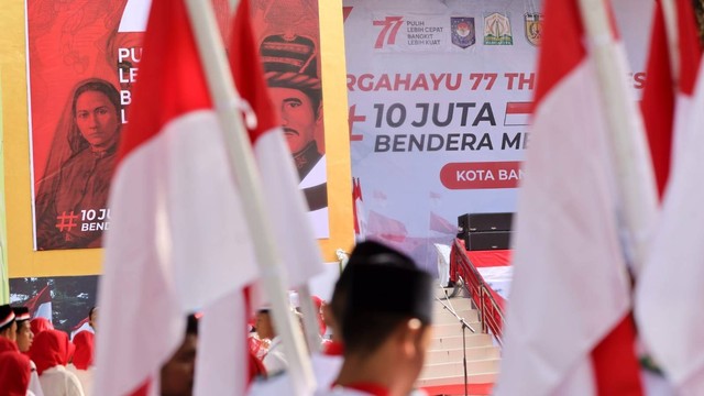 Merah Putih jelang peringatan HUT ke-77 Kemerdekaan RI di Banda Aceh. Foto: Abdul Hadi/acehkini 