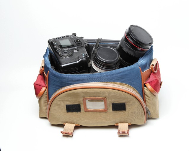 Ilustrasi tas kamera untuk traveling. Foto: harmpeti/Shutterstock