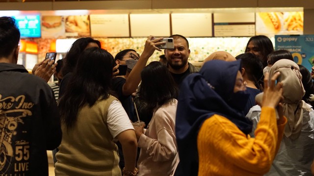 Joko Anwar bertemu penggemar di Yogyakarta. Foto: Arif UTE