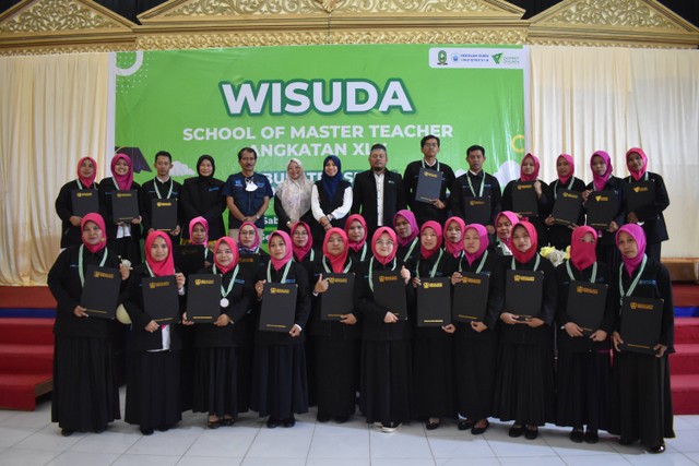 Dompet Dhuafa Sulsel Sukses Wisuda 30 Guru Program School of Master Teacher