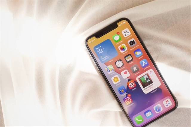 Ilustrasi cara menyembunyikan aplikasi di iPhone. Foto: David Grandmougin/Unsplash
