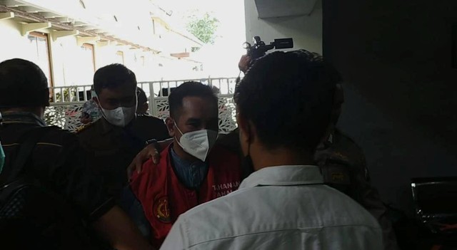 Moch Subhi Azal Tsani atau Mas Bechi hadir dalam persidangannya di PN Surabaya, Senin (15/8/2022). Foto: Farusma Okta Verdian/kumparan