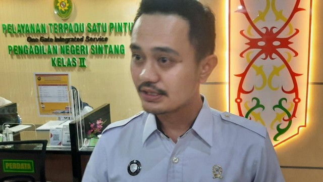 Muhammad Rifqi, juru bicara PN Sintang.(Foto: Yusrizal/Hi! Pontianak)
