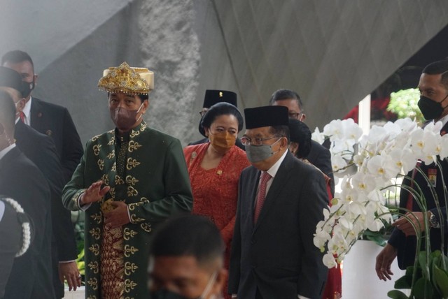 Presiden Joko Widodo usai menghadiri sidang tahunan MPR dan Pidato Kenegaraan Presiden di Komplek Parlemen, Jakarta, Selasa (16/8/2022).  Foto: Iqbal Firdaus/kumparan
