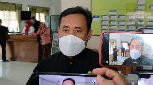 Wabup Pemalang, Mansur Hidayat saat diwawancarai di rumah dinasnya, Senin (15/8/2022).