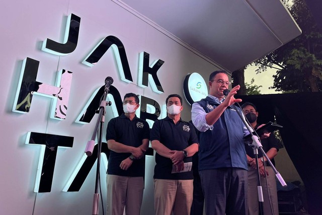 Gubernur DKI Jakarta Anies Baswedan luncurkan Jak Habitat di Taman Martha Tiahahu, Jakarta Selatan, Selasa (16/8).  Foto: Haya Syahira/kumparan
