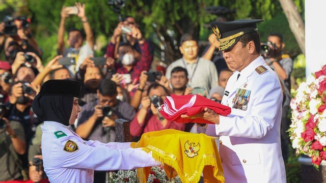 Foto: Achmad Marzuki Pimpin Upacara HUT Ke-77 Kemerdekaan RI Di Aceh ...