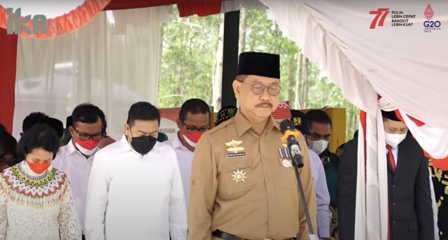 Kepala Otorita Bambang Susantono hadiri Hari Ulang Tahun ke-77 Republik Indonesia (HUT RI) yang resmi diadakan pertama kalinya di IKN Nusantara, Rabu (17/8). Foto: Tangkapan layar dari Youtube IKN Nusantara