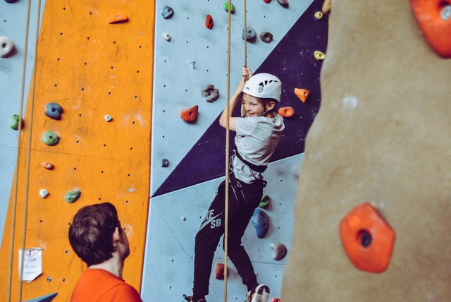 Tempat Wall Climbing Anak di Jakarta, Foto: Unsplash/Rachel