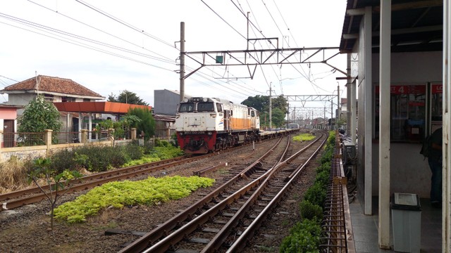 Cara ke Stasiun Palmerah dari Bekasi, Foto/Unsplash/Fachry Hadid