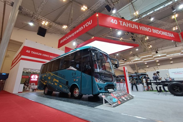 Hino GB 150 AT jadi sasis bus medium Euro 4 bersistem matik pertama di Indonesia. Foto: Rizki Fajar Novanto/kumparan
