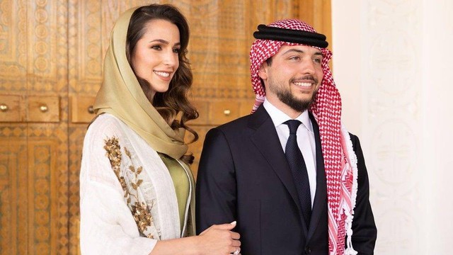 Suasana pertunangan Putra Mahkota Al Hussein bin Abdullah II dengan Rajwa Khaled bin Musaed bin Saif bin Abdulaziz Al Saif, dan menyampaikan ucapan selamat yang tulus atas kesempatan ini. Foto: Instagram/@queenrania
