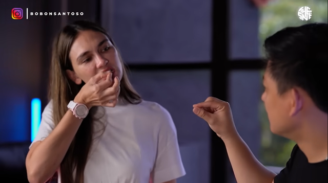 Luna Maya Dibawa ke RS Usai Ikut One Chip Challenge. Foto: YouTube