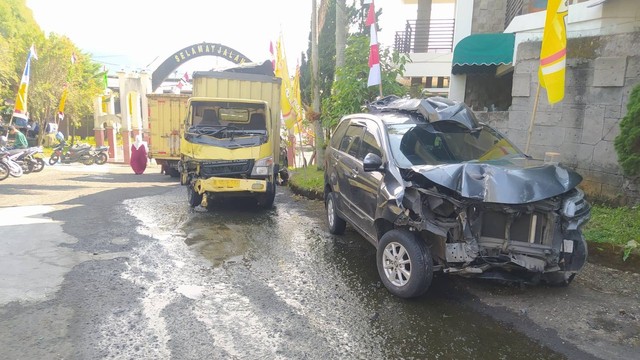 4 Pemotor Tewas Ditabrak Truk Di Jalur Puncak Cianjur | Kumparan.com