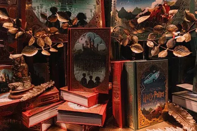 Ilustrasi buku mantra Harry Potter. Foto: Unsplash