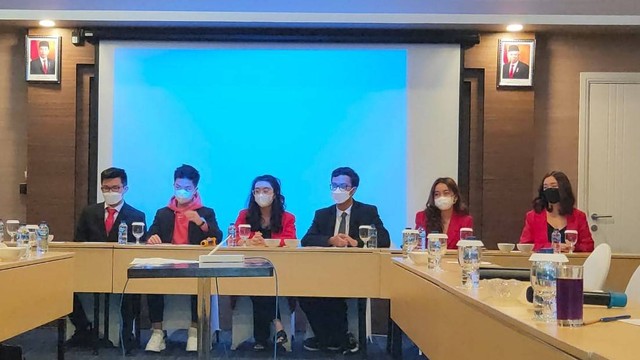 Anggota Timnas WSDC Indonesia yang berhasil lolos 10 besar dunia. Foto: istimewa