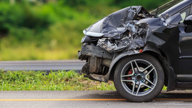 Ilustrasi kecelakaan mobil. Foto: SKT Studio/Shutterstock