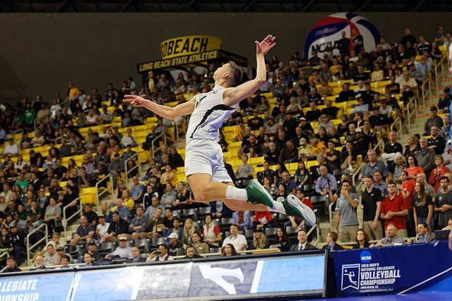 Ilustrasi jump service. Foto: Volleyball Mag