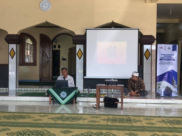 Pelaksanaan kegiatan pengabdian di Masjid Nurul Yaqin, Ngentak, Kasihan, Bantul. 