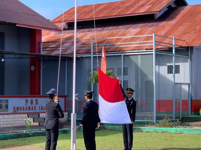 Rutan Pasangkayu Laksanakan Upacara Bendera Peringati Hari Dharma Karya Dhika ke-77 Kementerian Hukum dan HAM Tahun 2022. Foto: Rutan Pasangkayu/dok (17/08)