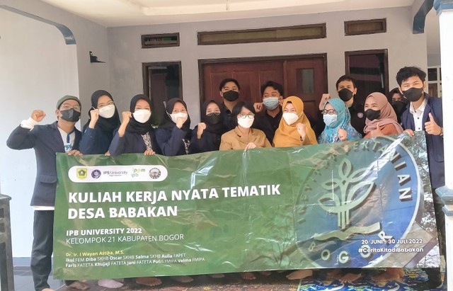 Maraknya Kasus Stunting, Mahasiswa KKN-T IPB University Gerakkan Warga Cangkurawok Konsumsi Protein Hewani