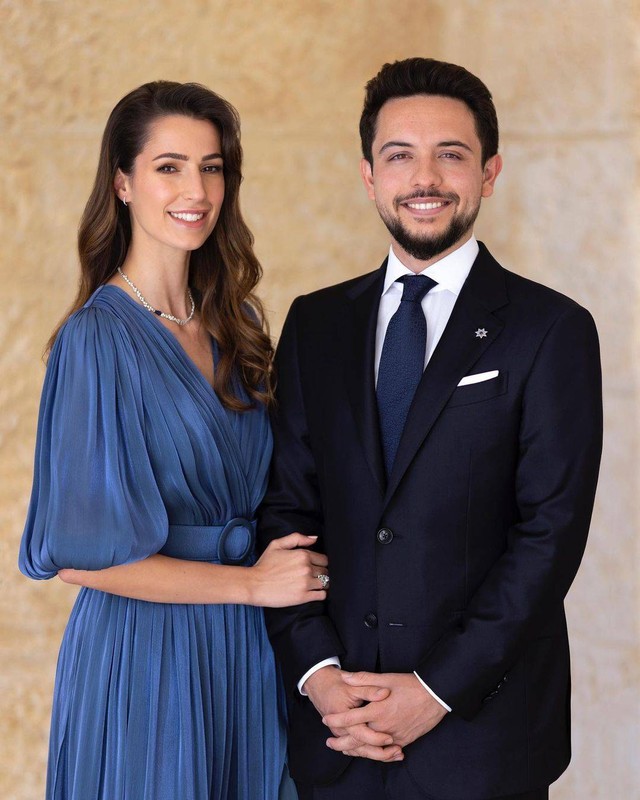 Pertunangan anak Raja Yordania mirip Pangeran William dan Kate Middleton. Foto: Instagram/@alhusseinjo