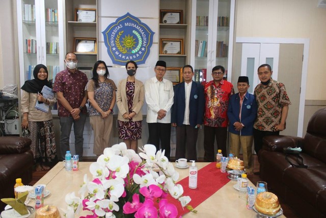 Foto bersama Atase Kebudayaan Amerika Serikat dengan Pimpinan Unismuh Makassar