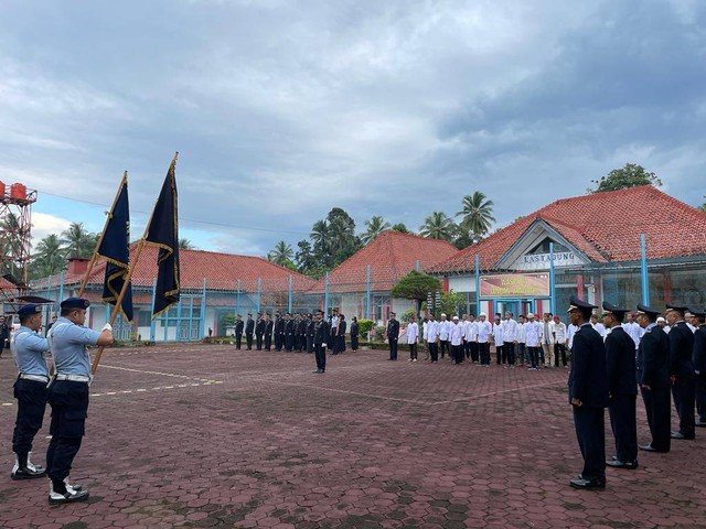 Pelaksanaan Upacara Bendera dalam Rangka HDKD di Lapas Kelas IIB Kotaagung (Humas Lastagung)