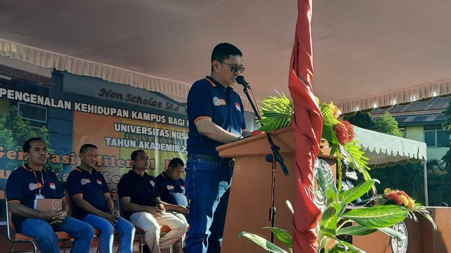 Keterangan foto:Rektor Unipa Indonesia, Dr.Ir.Angelinus Vincentius M.Si, saat sambutan pada pelaksanaan Pengenalan Kehidupan Kampus Mahasiswa Baru (PKKMB) tahun Akademik 2022/2023 di halaman Auditorium Nawacita pada Kamis (18/08).