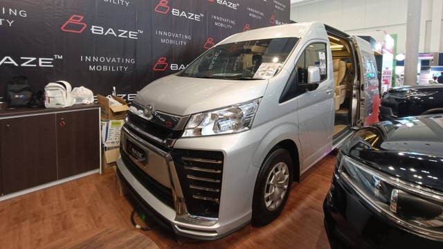 Toyota HiAce yang dimodifikasi oleh Baze.  Foto: Rizki Fajar Novanto/kumparan